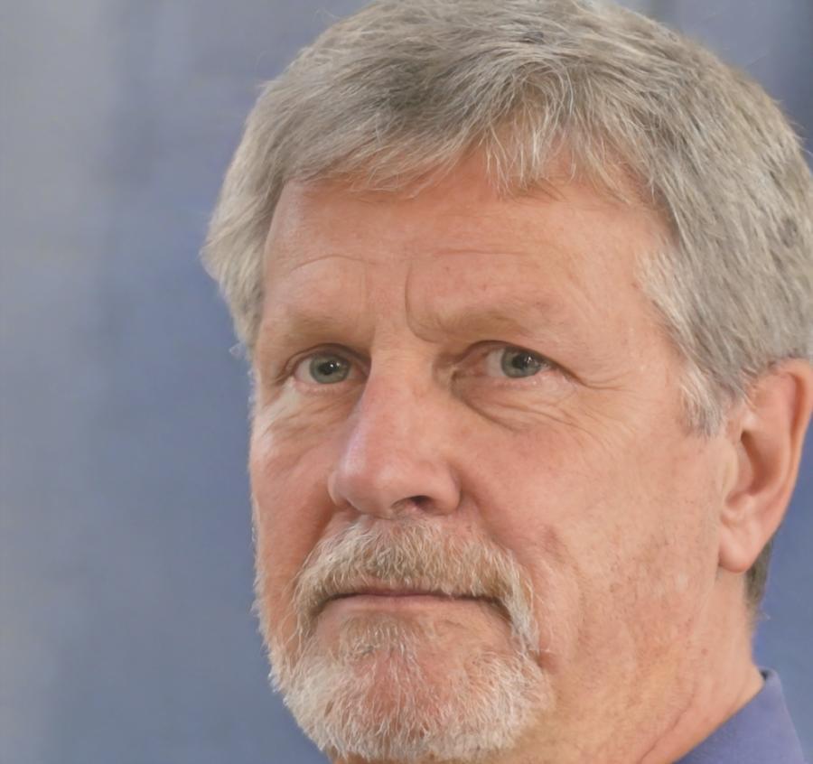 Portrait de Matthias Delacroix, expert en analyse financière